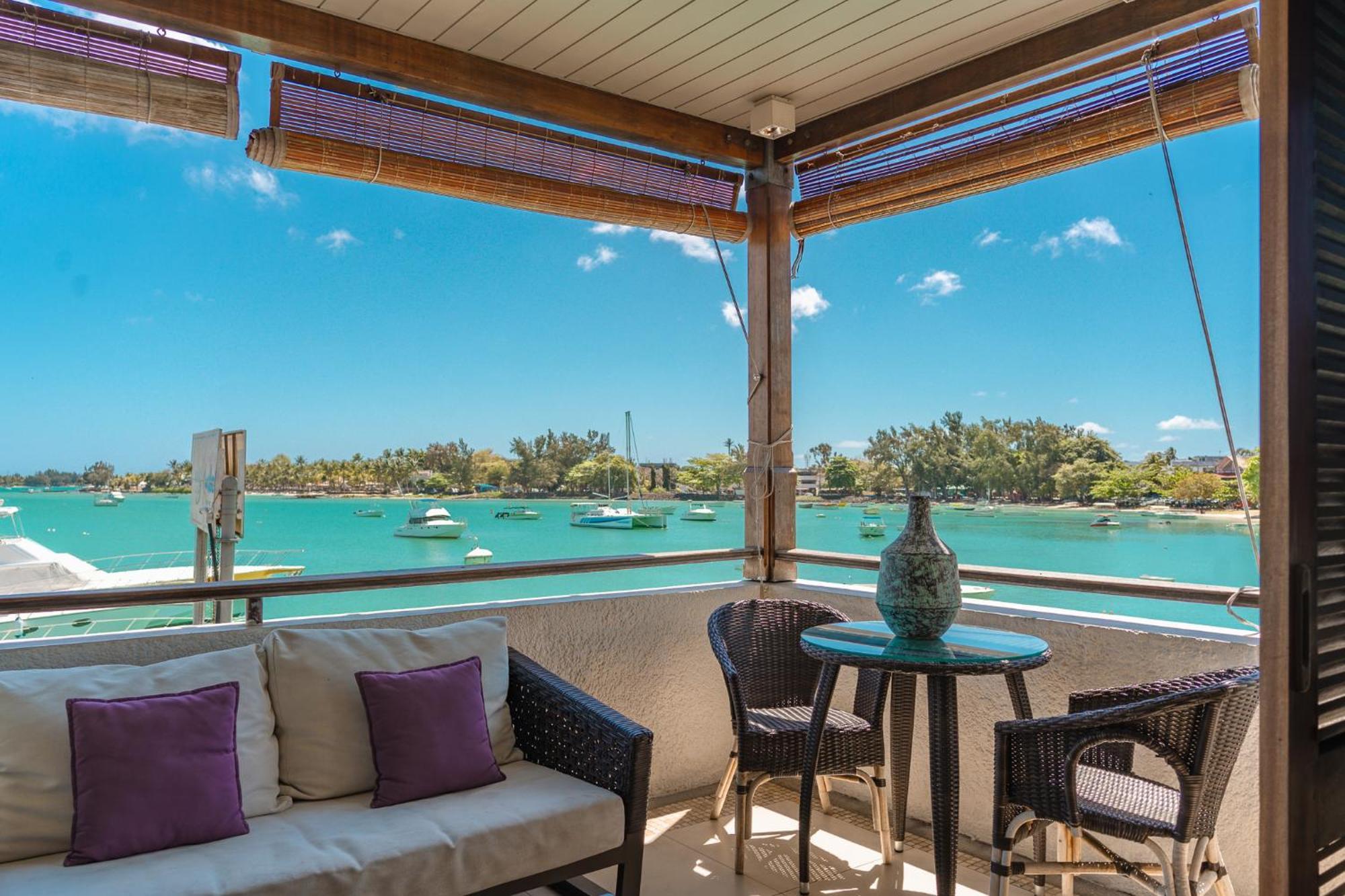 Beachfront Luxurious Stunning Sunset Boulevard Apartment, Grand Baie Exterior photo